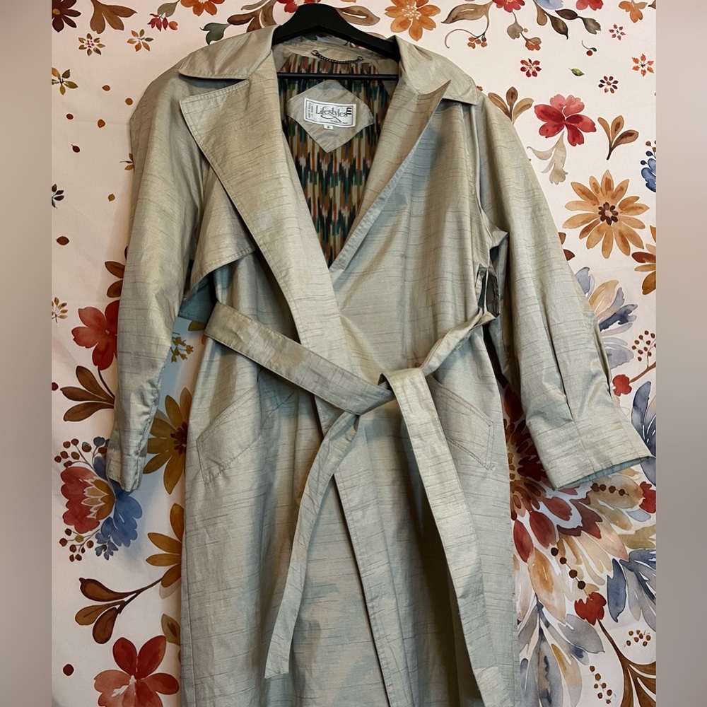 Vintage Lifestyle by Mulberry Street Women 8 Gold Beige Shiny Spring Trench Coat